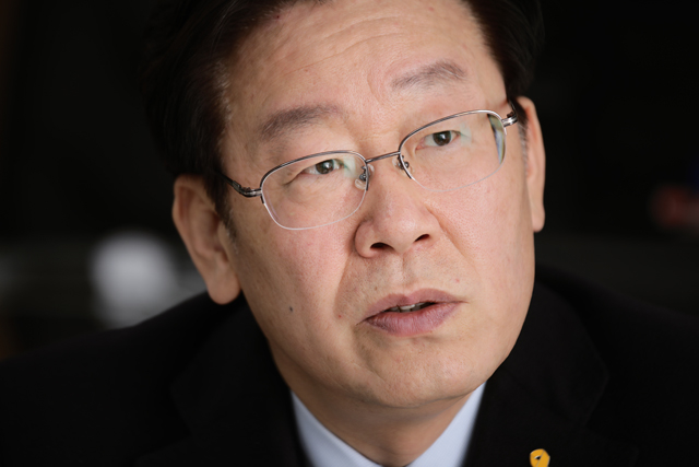 ▲ 더불어민주당 대선 주자인 이재명 성남시장은 기본소득을 핵심 공약으로 내세우고 있다. ⓒ프레시안(최형락)