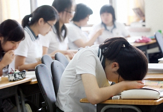 ▲ 여름 방학 보충 수업을 받고 있는 고등학교 학생들. ⓒ연합뉴스