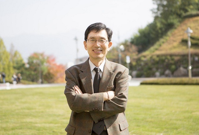 ▲성경륭 참여정부 정책실장, 한림대학교 교수