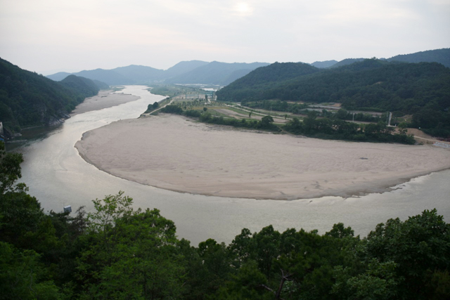 ▲ 낙동강에서 마지막 남은 모래톱. 재자연화를 통해 되살려야 할 낙동강이다. 이러한 경관까지 되살려야 한다. ⓒ대구환경연합(정수근)