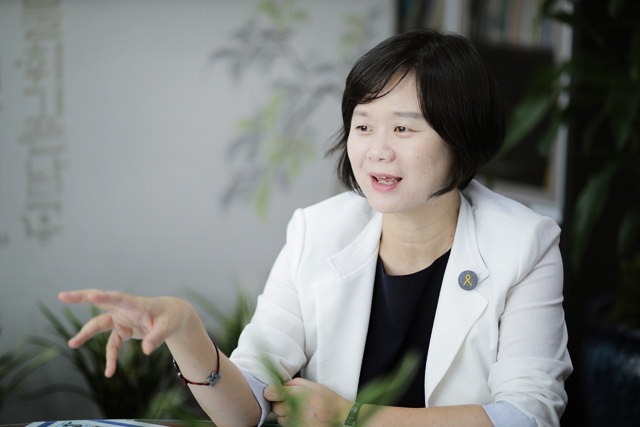 ▲ 이정미 정의당 대표가 지난 26일 국회 의원회관에서 <프레시안>과 인터뷰하고 있다. ⓒ프레시안(최형락)