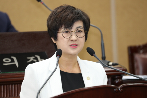 ▲ 표주숙의원(자유한국당·거창읍)의 대표발의로 ‘거창군 위생업소 지원에 관한 조례(안)’를 만장일치로 의결 제정했다. ⓒ 거창군의회