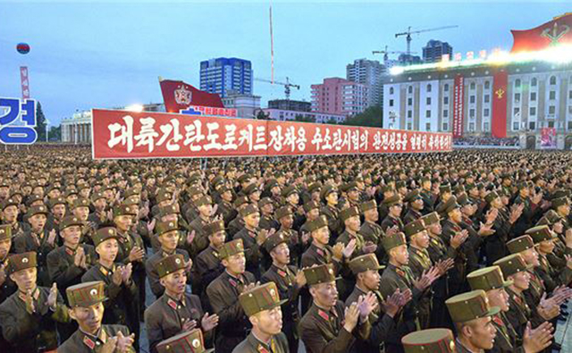 ▲북한군은 1986년 고난의 행군이 시작되면서 외화벌이를 통해 식량을 해결하고 있다. ⓒ연합뉴스