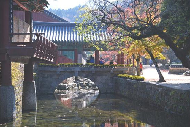 ▲우화각을 건너면 송광사 대웅전 영역으로 들어간다.ⓒ진우석