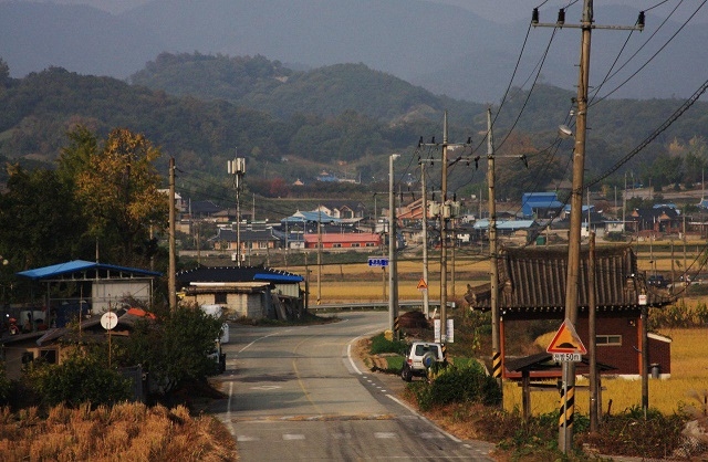 ▲청문면 남산리 남산광산 쪽에서 바라본 남산리 마을 전경. ⓒ커버리지(정찬대)
