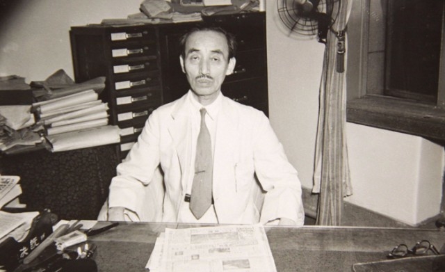▲ 1948년 8월 초대 대법원장 취임 직후 집무실에 앉은 김병로. ⓒ박영사