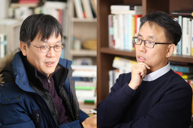 ▲ '표지 너머 책 세상'은 올해 마지막 코너로 베스트셀러 목록으로 돌아보는 올해의 출판 트렌드를 정리했습니다. 장은수 편집문화실험실 대표(좌)와 이홍 한빛비즈 편집이사(우). ⓒ프레시안(최형락)