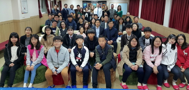▲지난해 12월 26일부터 8일간 창녕영어마을에서 청소년 해외어학연수단이 현지 어학연수 사전교육을 실시 했다.ⓒ창녕군 제공