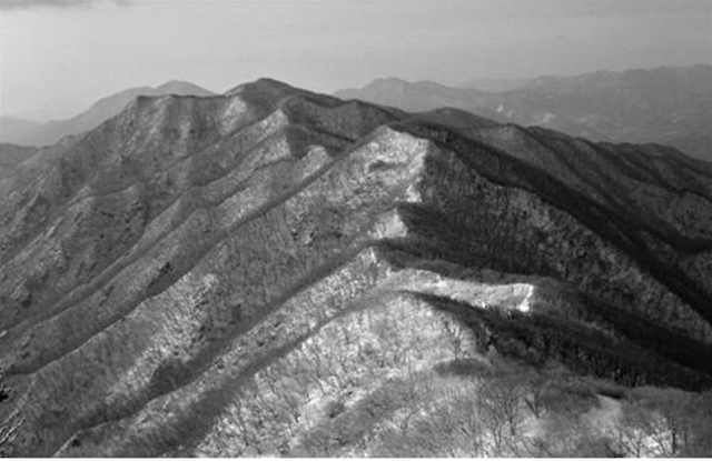 ▲석교산에서 바라본 마루금Ⓒ백두대간학교