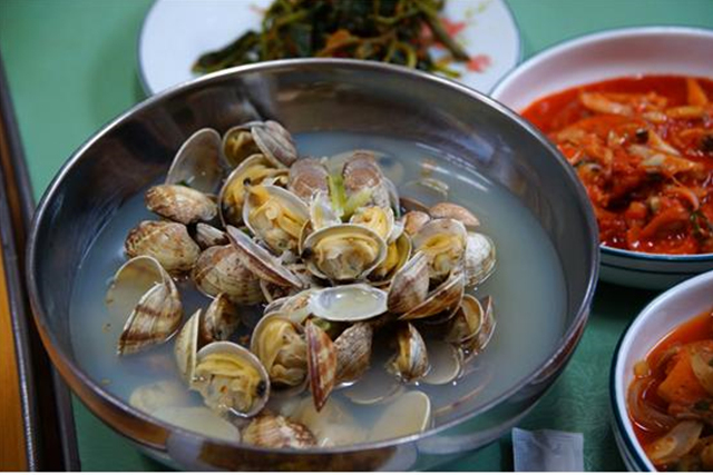 ▲달고 시원한 가우도 바지락국Ⓒ섬학교