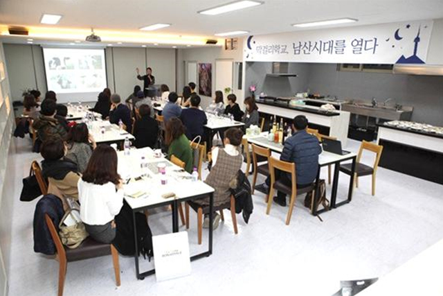 ▲막걸리를 맛보고 막걸리로 소통하다보면 새로운 세계가 열린다.Ⓒ막걸리학교