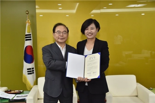 ▲ 오거돈 부산시장(왼쪽)과 서은숙 부산진구청장. ⓒ부산시