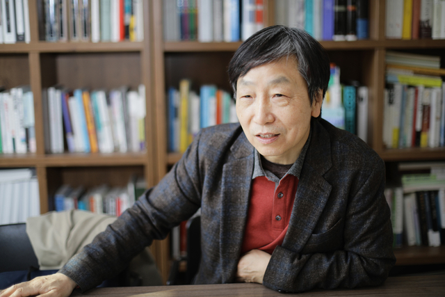 ▲ 복지 확대를 위해서는 증세가 필요한데, 국민의 대정부 신뢰도는 낮다. 이를 극복하는 방안으로 유 교수는 납세정보 전면 공개를 제안했다. ⓒ프레시안(최형락)