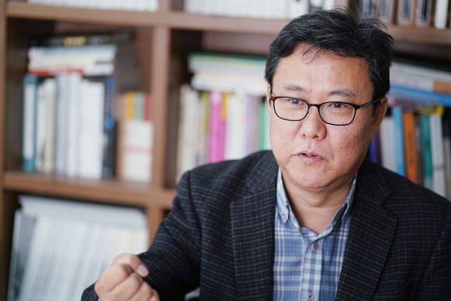 ▲ 백승권 <보고서의 법칙> 저자는 노무현 정부 청와대 홍보수석실 행정관으로 일했다. ⓒ프레시안(최형락)