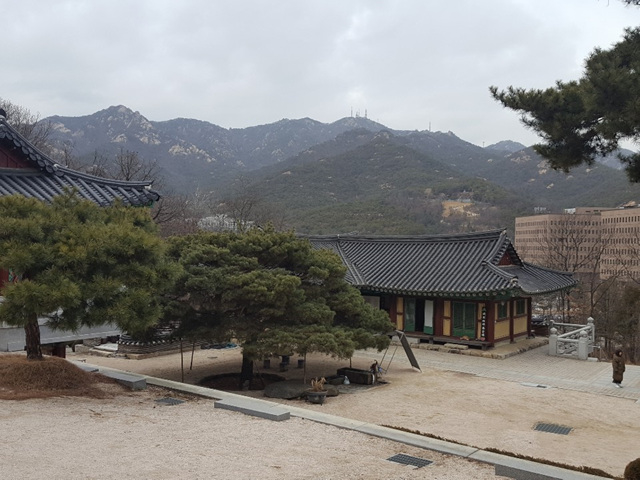 ▲보광사에서 바라본 관악산Ⓒ서울학교