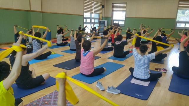 ▲맞춤형 교육과 전문 강사의 근력 및 유산소 운동 등 체계적인 관리를 통해 건강하게 비만 탈출을 돕고 있다. ⓒ해남군
