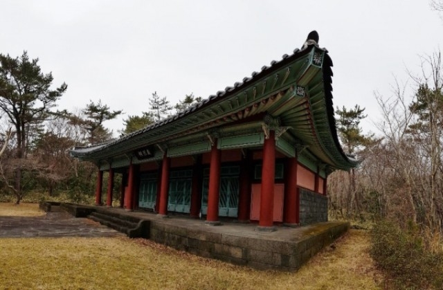 ▲ 제주 법정사항일운동을 기리고 법정사 항일운동에 참여한 독립지사들의 위패를 봉안하고 있는 의열사 전경. 법정사지 인근에 지난 2004년 건립됐다. ⓒ제주의소리(김봉현)