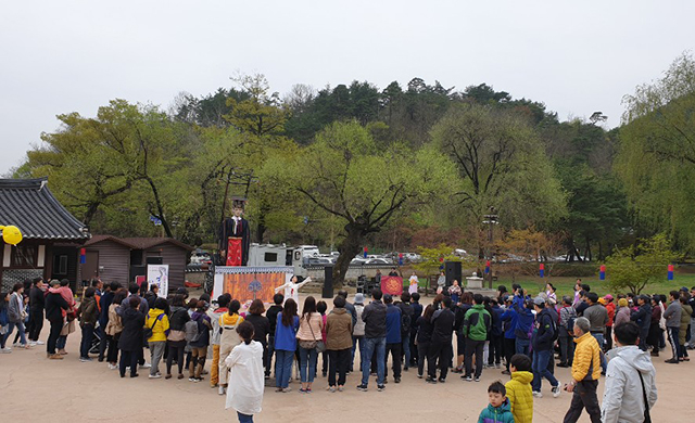 ▲장릉서 진행중인 상설공연 모습. ⓒ영월군