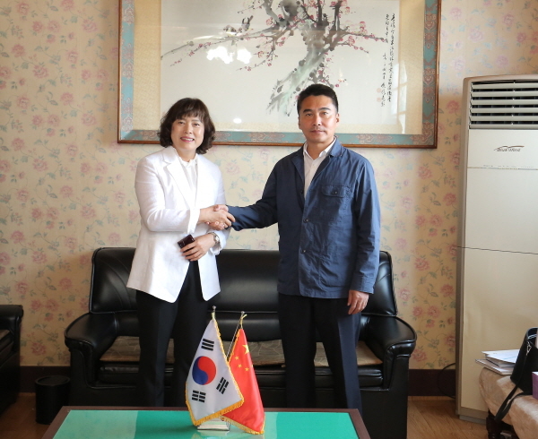 12일, 중국 광시성 베이하이시의 왕나이쉐(王乃学) 당서기 일행이 김현숙새만금개발청장을 방문했다. ⓒ새만금개발청