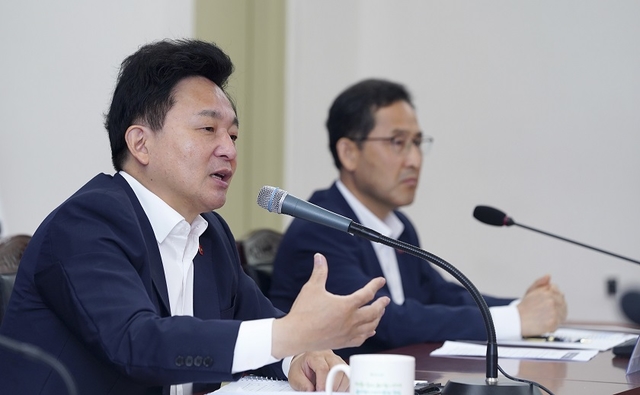 원희룡 제주도지사가 주간회의를 개최하고 있다. ⓒ제주특별자치도