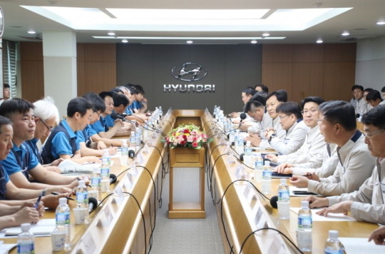 ▲ 현대자동차 노사 '2019년 임단협 상견례'. ⓒ현대차노조