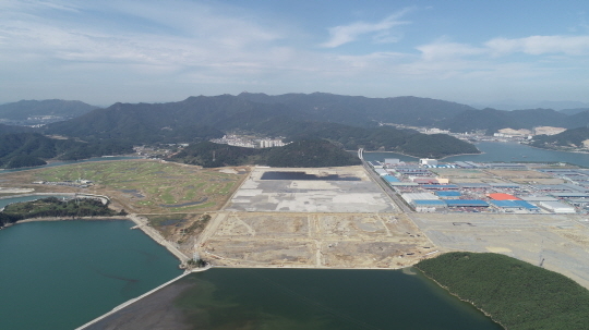 ▲ '부산항 신항 웅동지구(2단계) 1종 항만 배후단지 개발사업' 부지 전경. ⓒ태영건설 컨소시엄