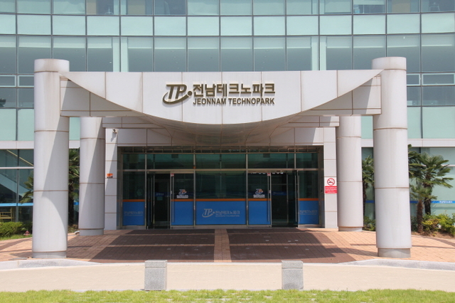 ▲나주시와 혁신도시 산업클러스터 활성화를 위해 산업단지 입주기업을 대상으로 기업지원 사업설명회를 오는 18일 오후 2시부터 한국농촌경제연구원 대회의실에서 개최한다. ⓒ전남테크노파크