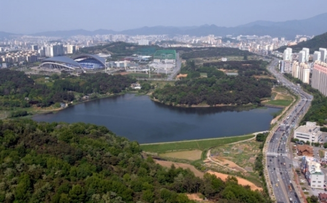 ▲민간공원 특례사업 의혹이 일고 있는 풍암동 중앙공원 일대 ⓒ광주광역시