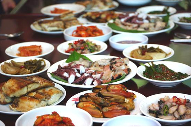 ▲손죽도 민박집의 어촌 밥상Ⓒ섬학교