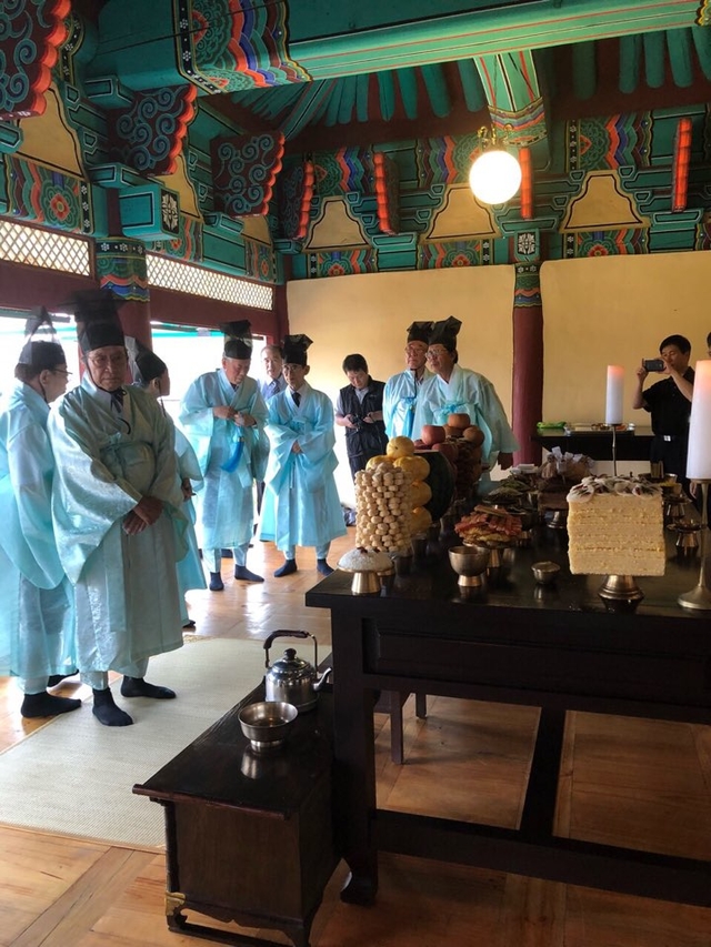 ▲'선교장'은 효령대군 11대손인 가선대부 이내빈이 1703년에 지은 한옥이다. 10대에 걸쳐 300여년 보존되고 있는 한옥으로 국가지정문화재 5호다. ⓒ김주원 농도상생포럼 회장