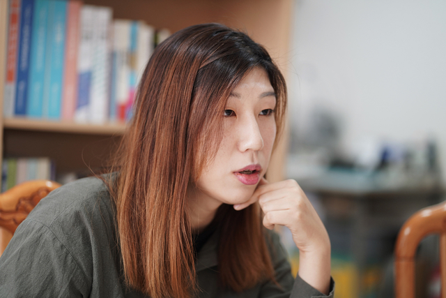 ▲'커밍아웃한 트랜스젠더 변호사' 한희 씨가 7일 서울 은평구 공익인권변호사모임 희망을만드는법에서 최근의 '트랜스젠더 이슈'에 대해 이야기했다. ⓒ프레시안(최형락)