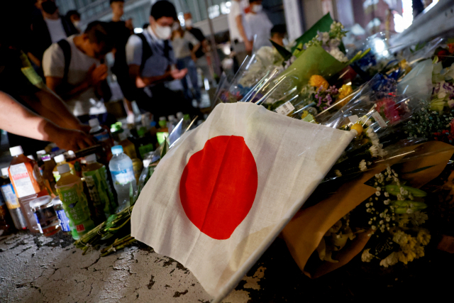 安倍暗殺と「統一橋の門」…日本の憲法改正はどこへ向かうのか
