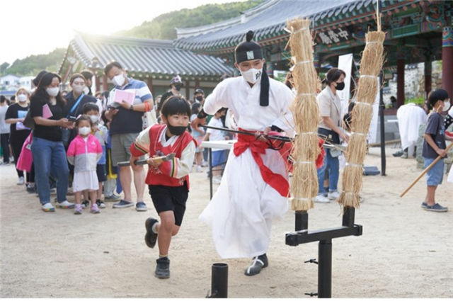 Tongyeong presents various traditional cultural heritage experiences