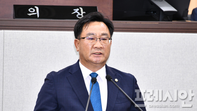 Le conseiller municipal de Yeosu, Kim Cheol-min, a déclaré : « Est-ce que la 8ème ville de Yeosu élue au suffrage universel se déroule bien ?
