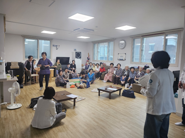🚨 무더위 속 건강 위협! 강릉시, 취약계층 맞춤 건강관리 서비스 집중 점검 🚨