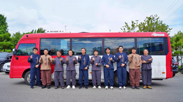 전주시설공단 마을버스 '바로온' 운전원들 한복 차림 추석 손님맞이 - 뉴스 썸네일 이미지