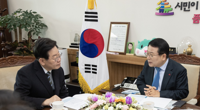 전북지사 출마 '정헌율 익산시장', 이재명 대통령과 '각별 인연' 세간에... - 뉴스 썸네일 이미지