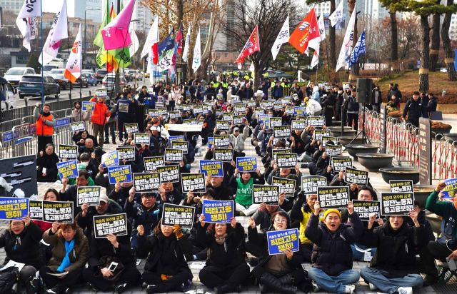 발전소 산재사망 막자더니..."4개월 간 정부 제시안 하나도 없었다" - 뉴스 썸네일 이미지