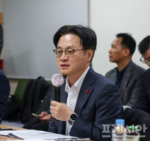 김정관 산업부 장관이 전북을 찾은 이유...'지역 주도 성장' 실험대 되... - 뉴스 썸네일 이미지