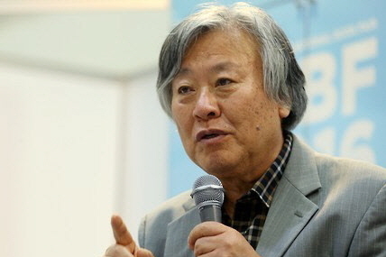 이문열이 옳다…'보수'는 죽어야 한다 이문열이 옳다…'보수'는 죽어야 한다